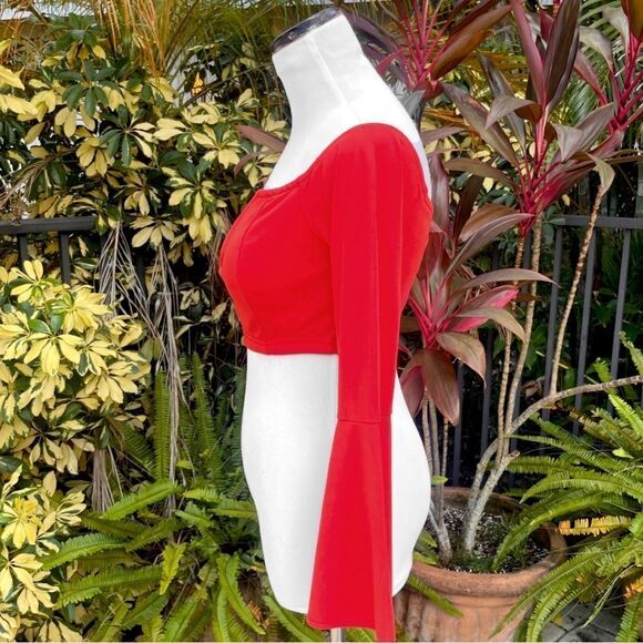 Forever 21 Off-The-Shoulder Bell Sleeve Cropped Top - Picture 4 of 8